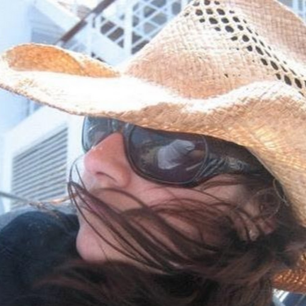 Meet your Posher, Shana